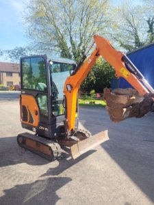 DOOSAN DX19 MINI DIGGER